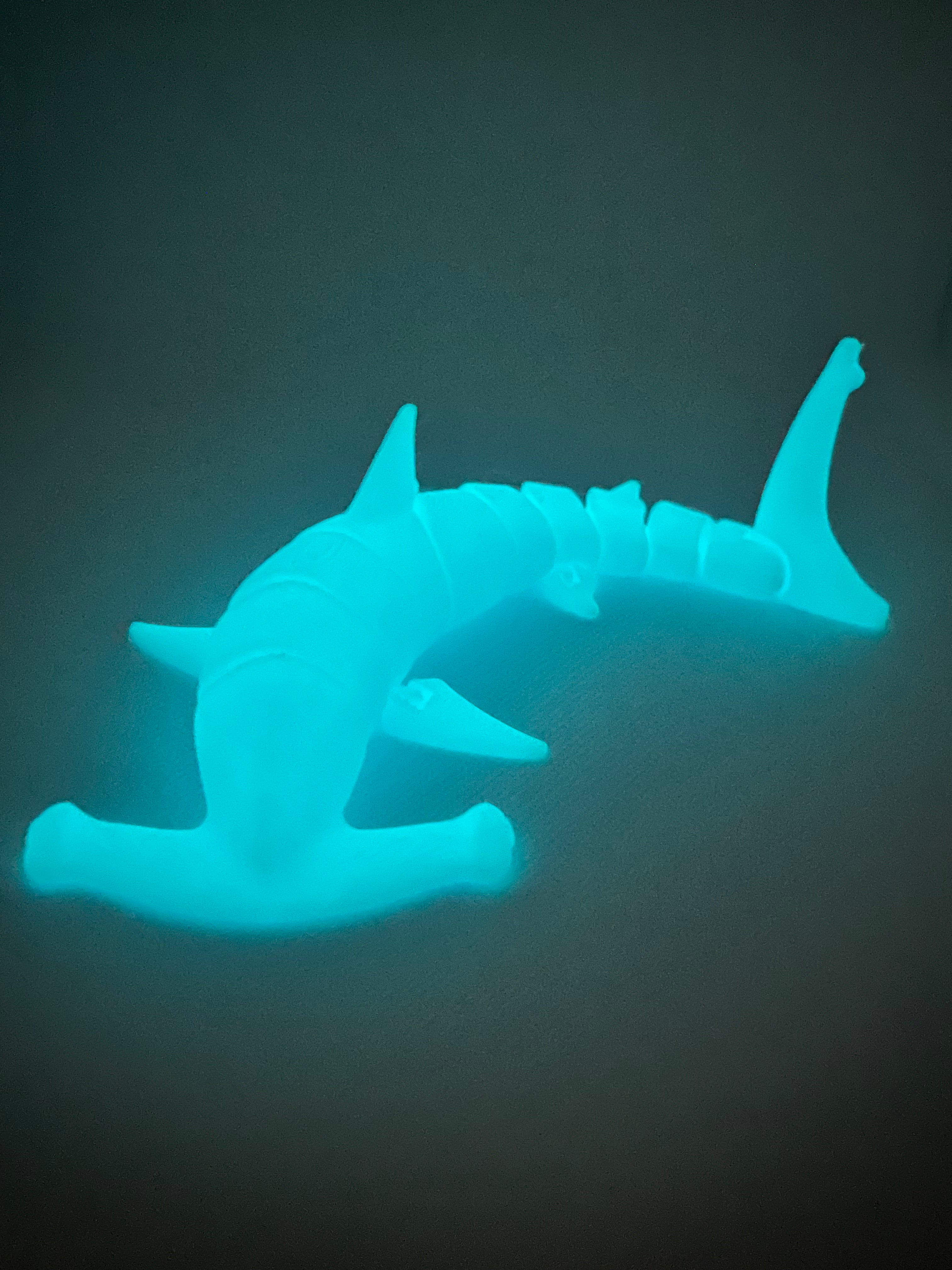 Glow in the Dark Articulated Hammerhead Shark – 3D Printed Flexible Fidget Toy
